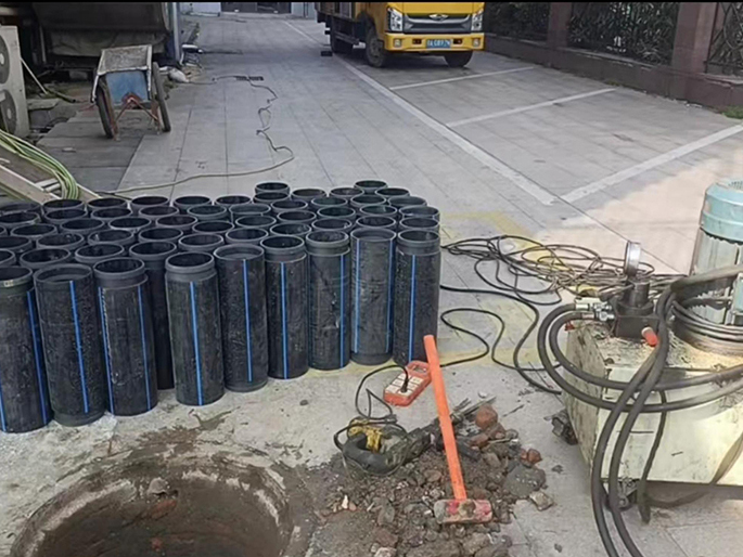 西峡PE置换管厂家 DN315置换管 非开挖管短管置换